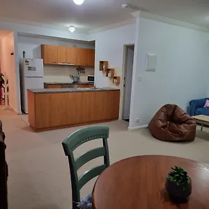 Apartment Little Monica Apartment- Spacious, Affordable & Perth